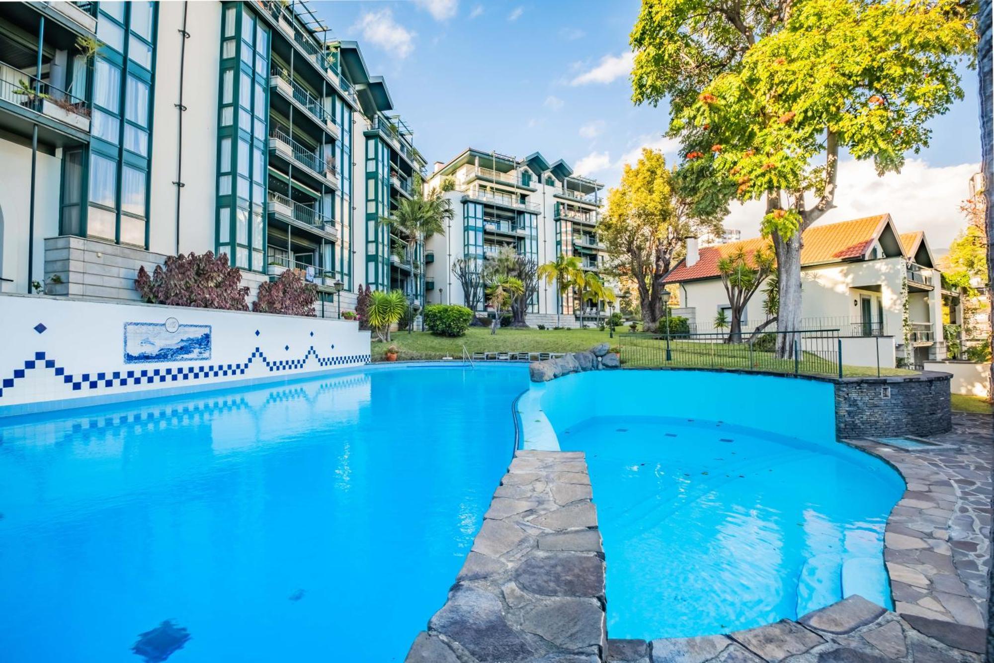 Luxury Oceanfront At Reid'S Gardens Apartment Funchal  Bagian luar foto