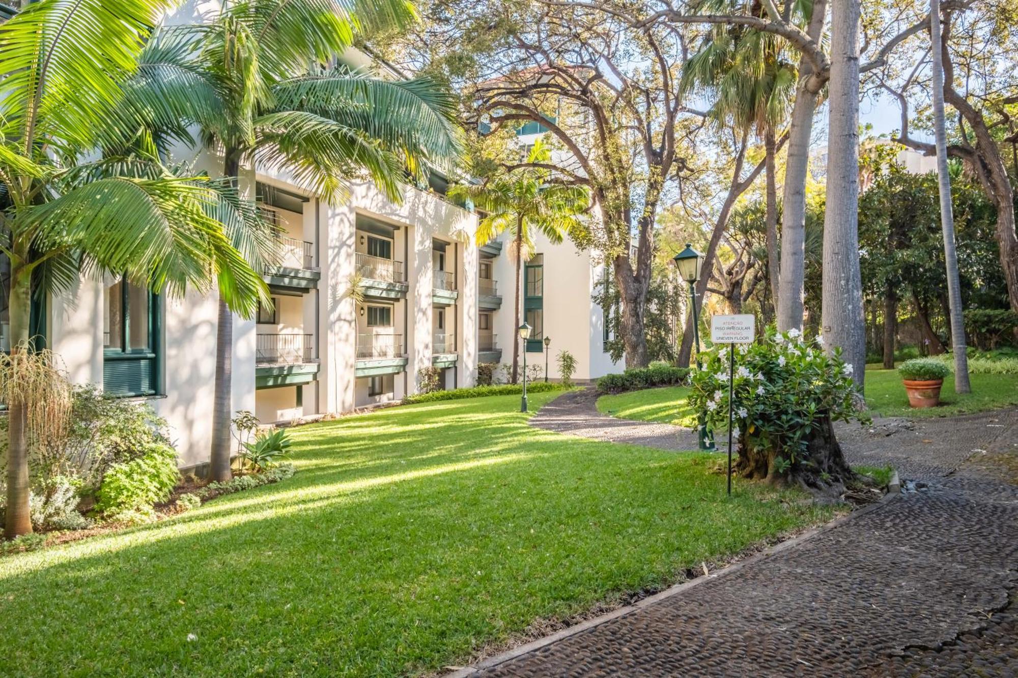 Luxury Oceanfront At Reid'S Gardens Apartment Funchal  Bagian luar foto